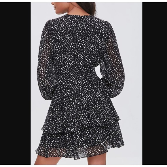 NWT Ditsy Floral Print Chiffon Mini Dress Size Small - Picture 3 of 8